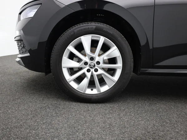 SKODA Kamiq (2020) — foto 11 van 20