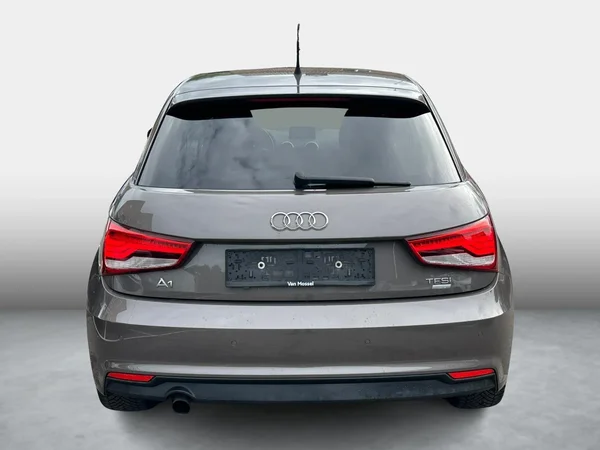 Audi A1 Sportback (2016) — foto 18 van 19