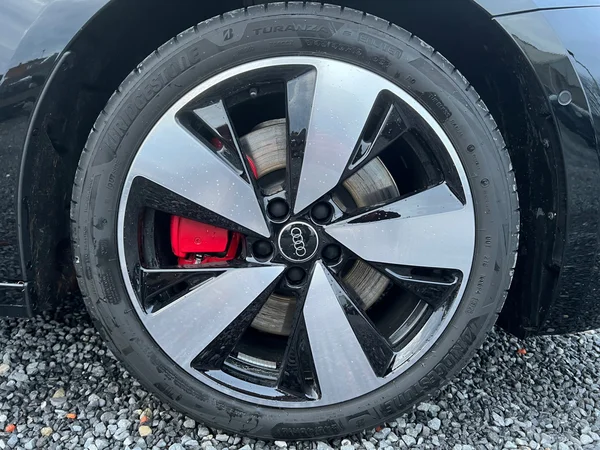 AUDI A5 Avant e-hybrid (PHEV) (2025) — foto 17 van 24