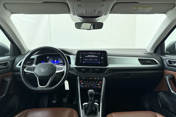 Volkswagen T-Roc (2022) — foto 18 van 18