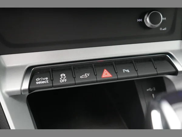 AUDI Q3 PHEV (2022) — foto 17 van 34