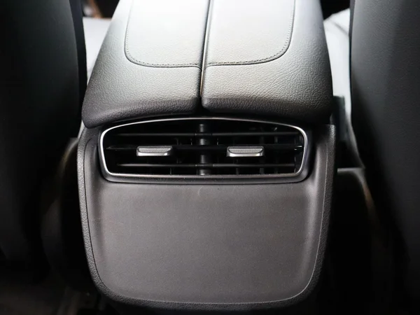 Mercedes-Benz EQE (2023) — foto 10 van 27
