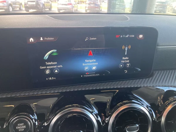 Mercedes-Benz CLA (2022) — foto 6 van 22