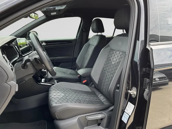VOLKSWAGEN T-Roc (2025) — foto 16 van 20