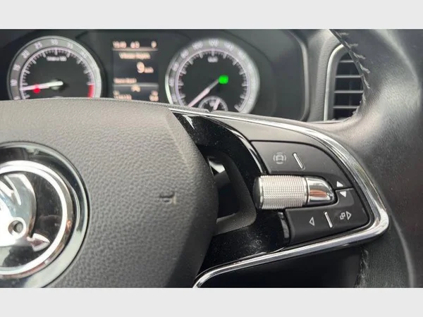 Skoda Karoq (2021) — foto 8 van 29