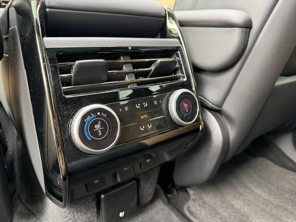 Land Rover Range Rover Sport (2023) — foto 29 van 40