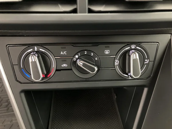 VOLKSWAGEN Polo (2024) — foto 16 van 36