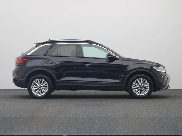 VOLKSWAGEN T-Roc (2022) — foto 18 van 20