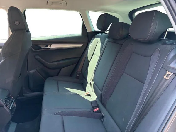 SKODA Karoq (2022) — foto 7 van 29