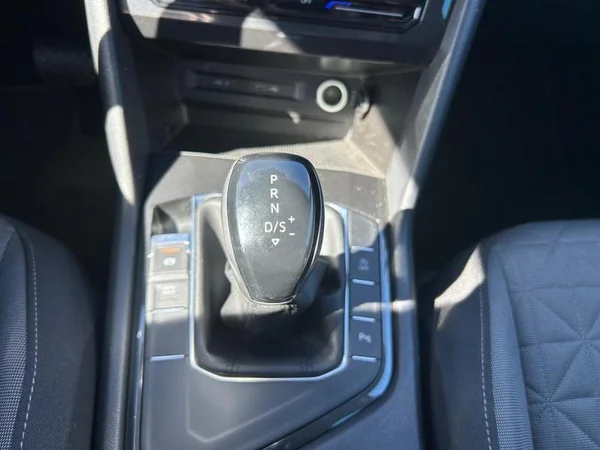 VOLKSWAGEN Tiguan (2023) — foto 15 van 31