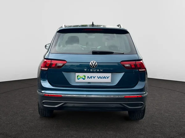 VOLKSWAGEN Tiguan (2022) — foto 22 van 24