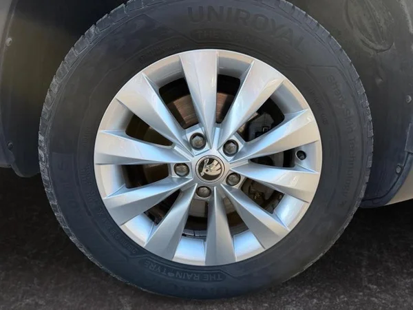 SKODA Karoq (2022) — foto 18 van 31