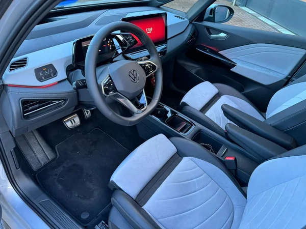 VOLKSWAGEN ID.3 (2023) — foto 2 van 11