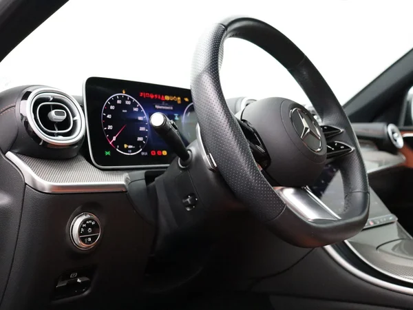 Mercedes-Benz C-Klasse (2025) — foto 5 van 36