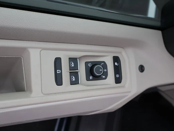 VOLKSWAGEN Multivan T7 eHybrid (PHEV) (2025) — foto 13 van 29