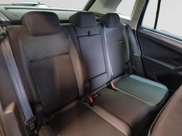 VOLKSWAGEN Tiguan (2021) — foto 11 van 23