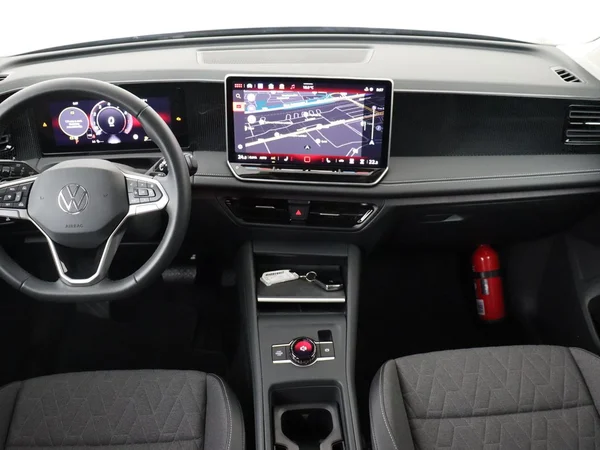 VOLKSWAGEN Tiguan (2025) — foto 14 van 18