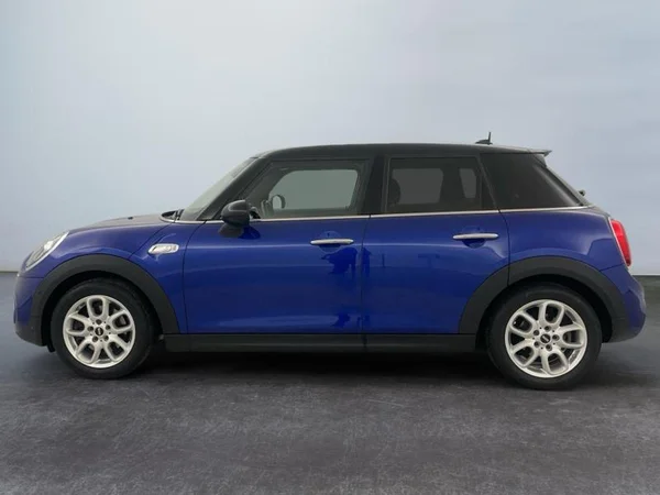 MINI Mini 5 Doors (F55) (2018) — foto 23 van 27
