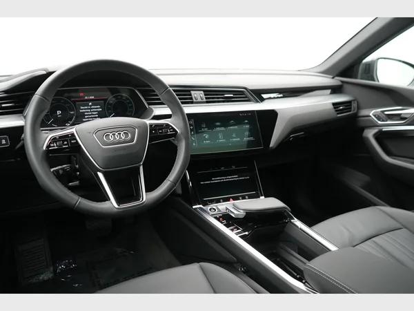 AUDI Q8 e-tron (2025) — foto 14 van 34