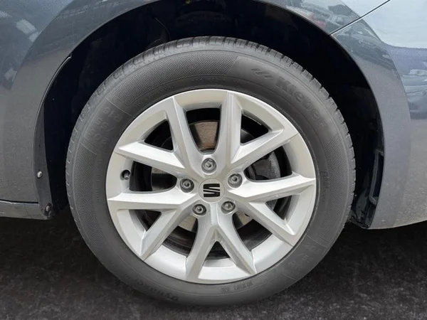 SEAT Leon ST (2021) — foto 25 van 26