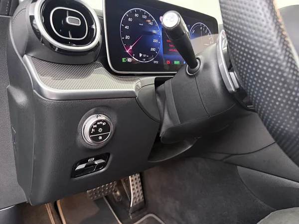 MERCEDES C 300 (2023) — foto 15 van 25