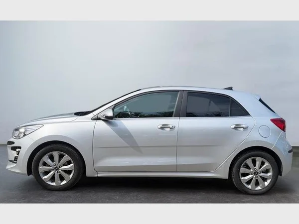 Kia RIO (2022) — foto 21 van 24