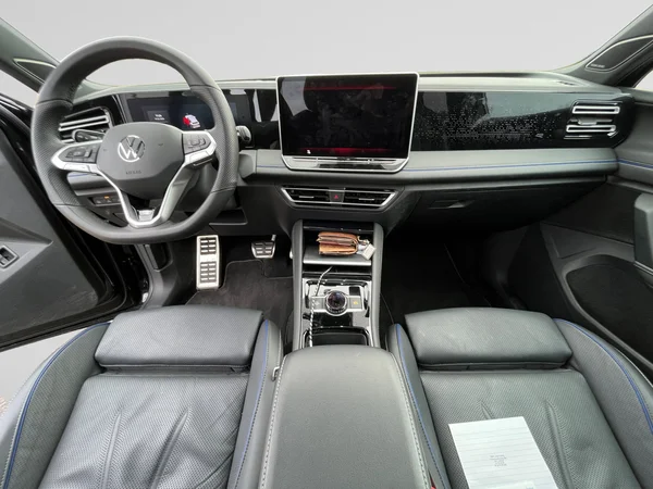 VOLKSWAGEN Tiguan eHybrid (PHEV) (2025) — foto 21 van 24