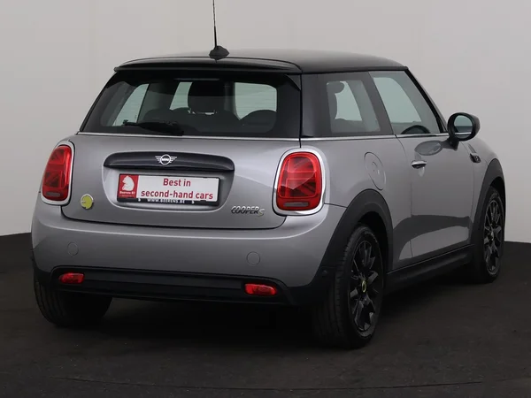 MINI Cooper SE (2023) — foto 23 van 31