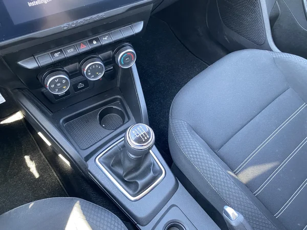 Dacia Duster (2022) — foto 2 van 20