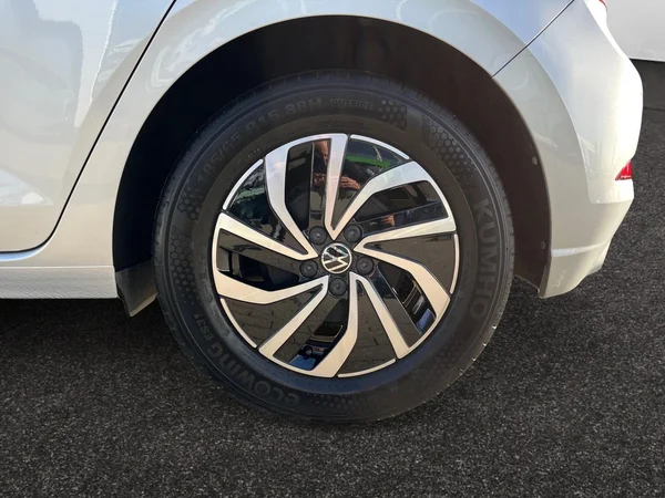 VOLKSWAGEN Polo (2025) — foto 7 van 16