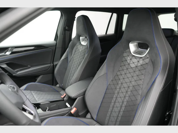 VOLKSWAGEN Tiguan (2025) — foto 13 van 31
