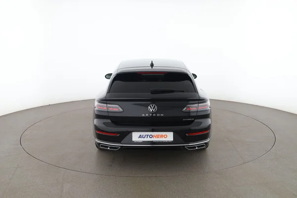 Volkswagen Arteon (2022) — foto 11 van 16