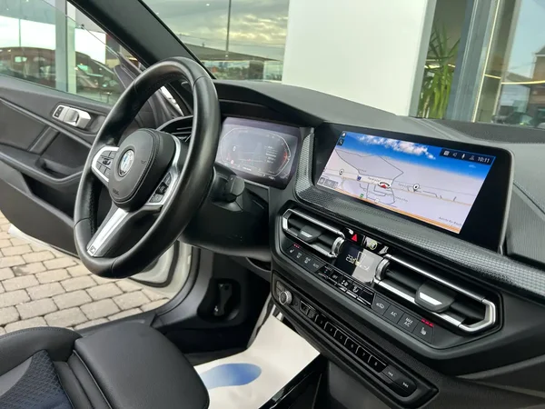 Bmw 218 (2022) — foto 2 van 22
