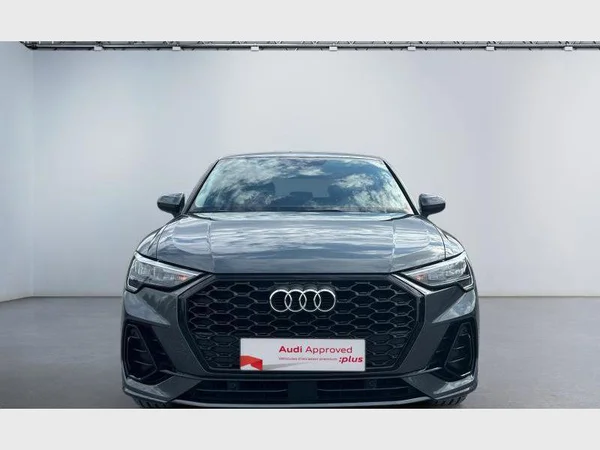 Audi Q3 Sportback (2021) — foto 23 van 29