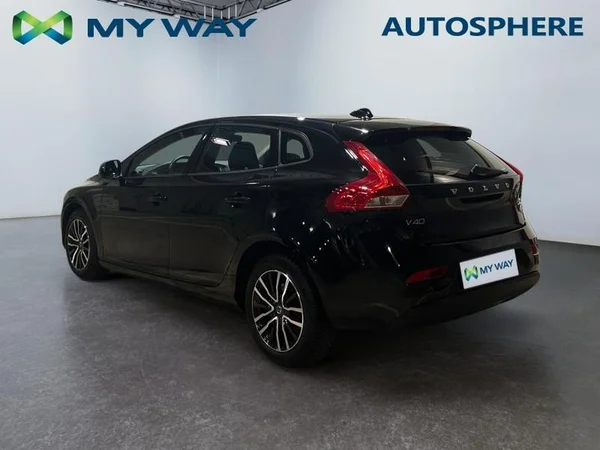 VOLVO V40 (2019) — foto 23 van 31