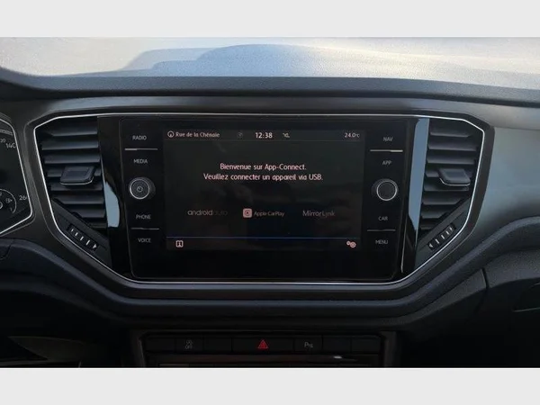 Volkswagen T-Roc (2019) — foto 10 van 22