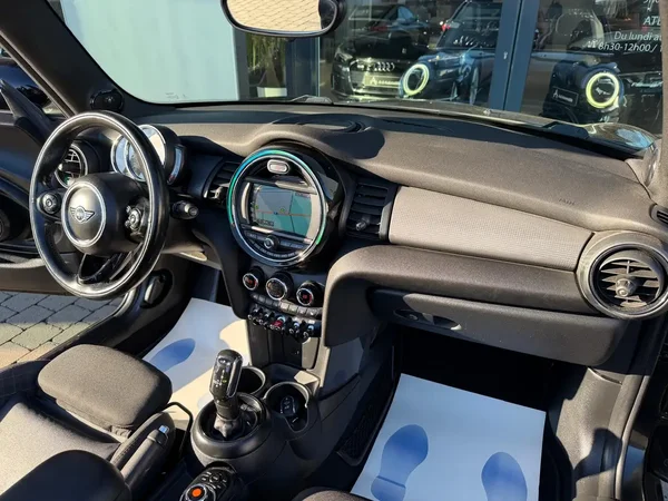 Mini Cooper (2018) — foto 2 van 28