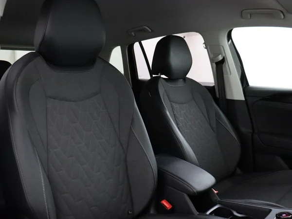 VOLKSWAGEN Tiguan (2025) — foto 3 van 18