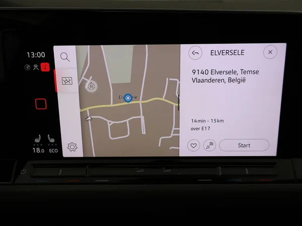 VOLKSWAGEN Golf VIII eHybrid (PHEV) (2024) — foto 14 van 29