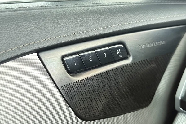 Volvo XC90 PHEV (2019) — foto 2 van 41