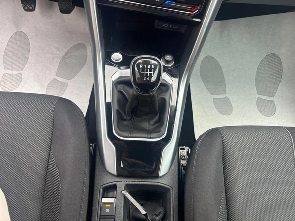 VOLKSWAGEN T-Roc Cabriolet (2023) — foto 11 van 22