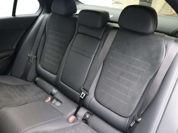 Mercedes-Benz C-Klasse (2024) — foto 16 van 31