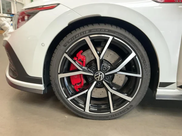VOLKSWAGEN Golf VIII GTI (2021) — foto 15 van 23