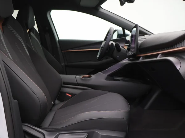 CUPRA Tavascan (2025) — foto 22 van 23