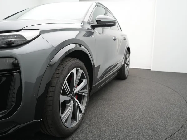 AUDI Q6 e-tron (2025) — foto 37 van 40