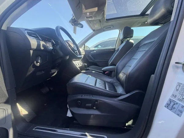 VOLKSWAGEN Tiguan Dsl (2019) — foto 13 van 26