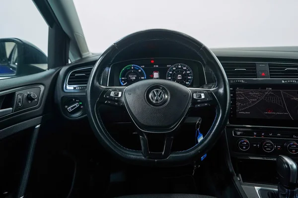 Volkswagen E-Golf (2019) — foto 10 van 75