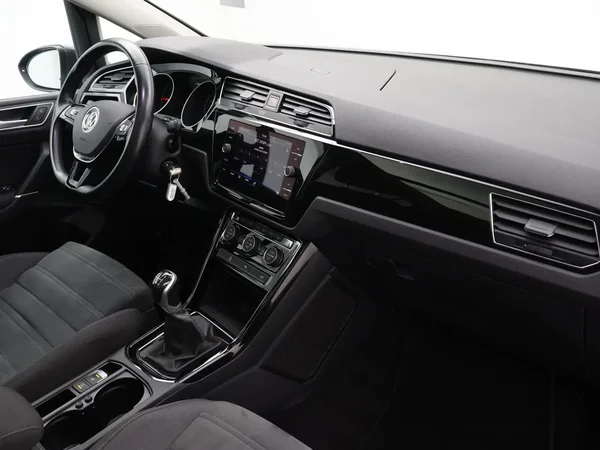 Volkswagen Touran (2021) — foto 26 van 30