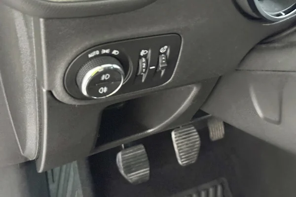 Opel Crossland (2021) — foto 8 van 28