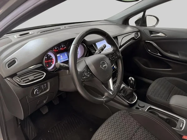 Opel Astra (2018) — foto 20 van 20
